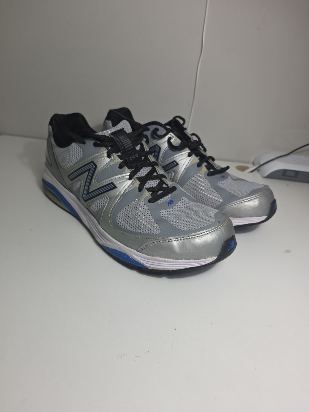 New Balance Men's Silver & Blue Running Shoes